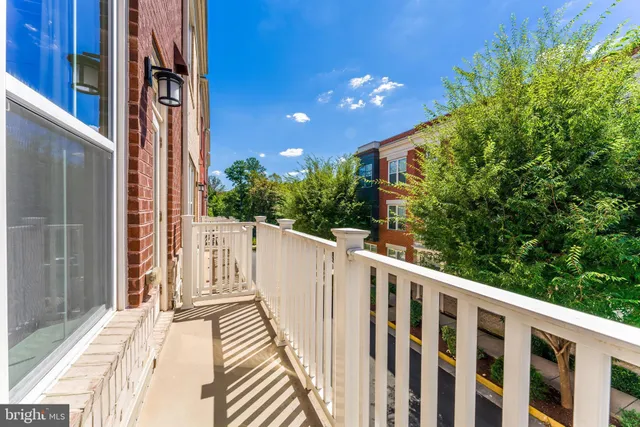 $1,100,000 | 11695 Sunrise Square Place, Reston, VA 20191