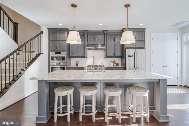 $1,100,000 | 11695 Sunrise Square Place, Reston, VA 20191