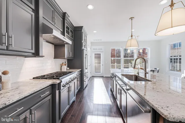 $1,100,000 | 11695 Sunrise Square Place, Reston, VA 20191