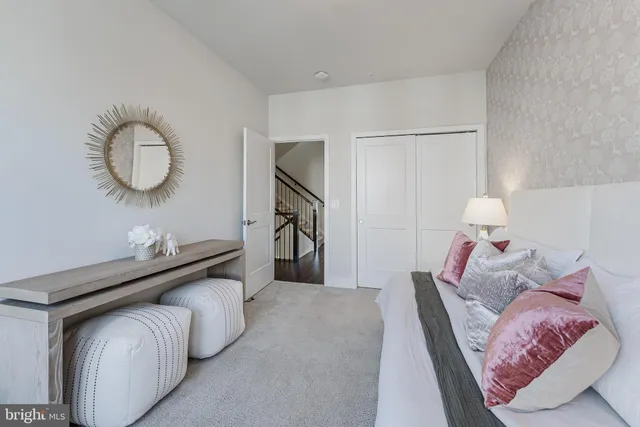 $1,100,000 | 11695 Sunrise Square Place, Reston, VA 20191