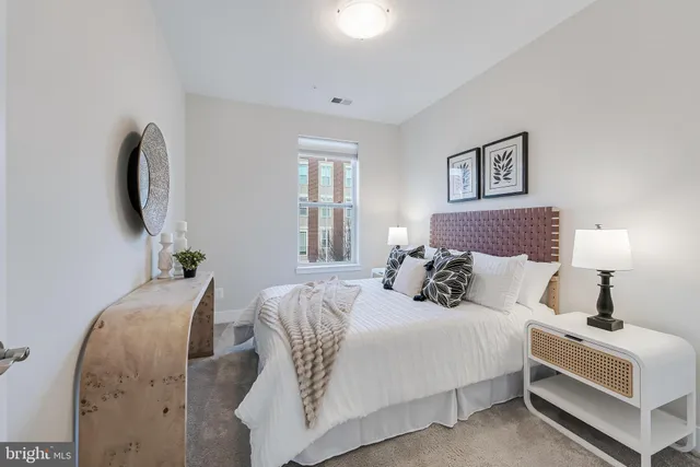 $1,100,000 | 11695 Sunrise Square Place, Reston, VA 20191