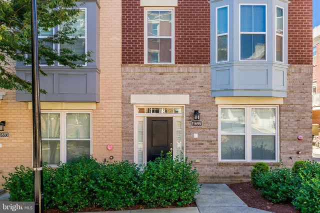 $1,100,000 | 11695 Sunrise Square Place, Reston, VA 20191