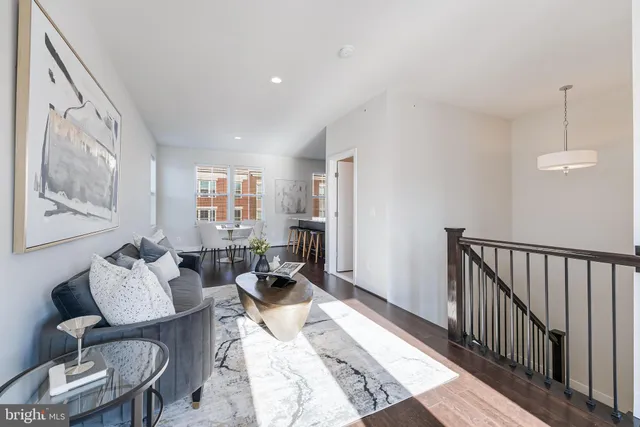 $1,100,000 | 11695 Sunrise Square Place, Reston, VA 20191