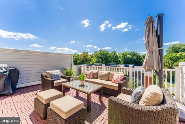 $1,100,000 | 11695 Sunrise Square Place, Reston, VA 20191