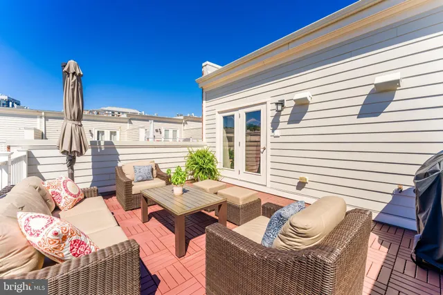 $1,100,000 | 11695 Sunrise Square Place, Reston, VA 20191