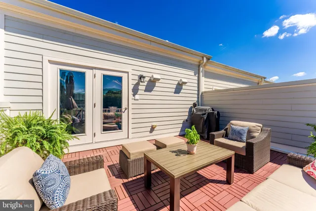 $1,100,000 | 11695 Sunrise Square Place, Reston, VA 20191