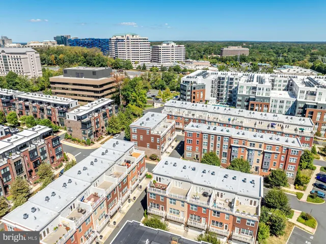 $1,100,000 | 11695 Sunrise Square Place, Reston, VA 20191