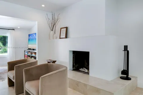 $3,890,000 | 6140 Southwest 121st Street, Pinecrest, FL 33156