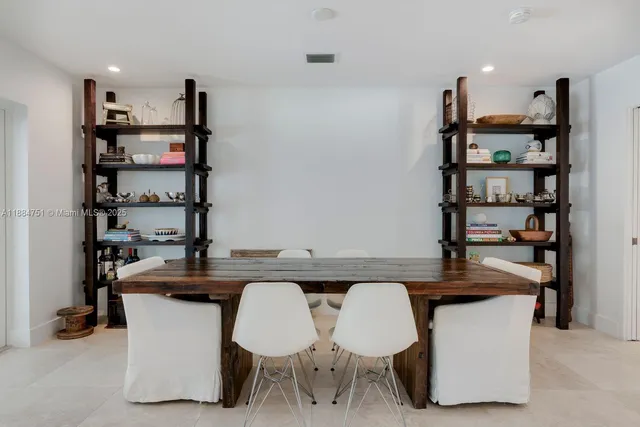 $3,890,000 | 6140 Southwest 121st Street, Pinecrest, FL 33156