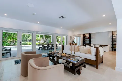 $3,890,000 | 6140 Southwest 121st Street, Pinecrest, FL 33156