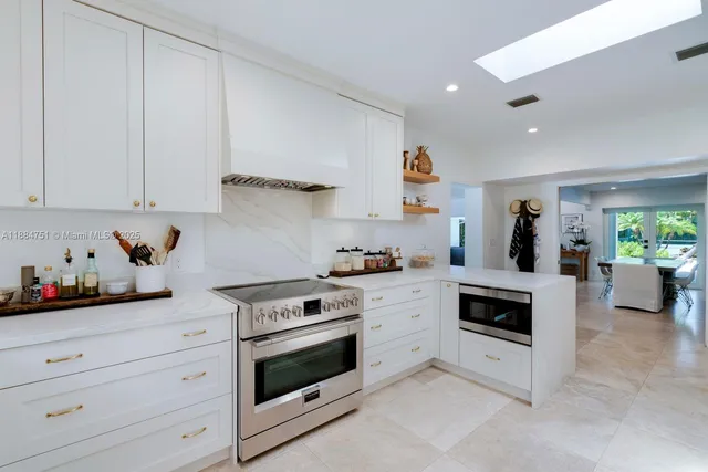 $3,890,000 | 6140 Southwest 121st Street, Pinecrest, FL 33156