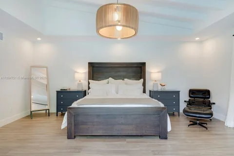 $3,890,000 | 6140 Southwest 121st Street, Pinecrest, FL 33156