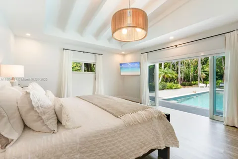 $3,890,000 | 6140 Southwest 121st Street, Pinecrest, FL 33156