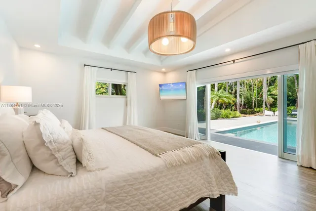 $3,890,000 | 6140 Southwest 121st Street, Pinecrest, FL 33156