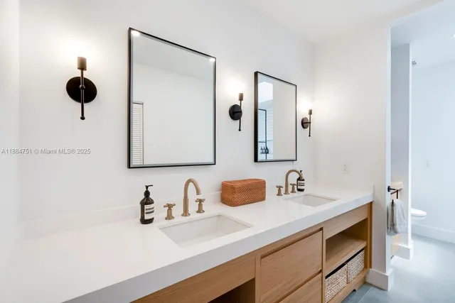 $3,890,000 | 6140 Southwest 121st Street, Pinecrest, FL 33156