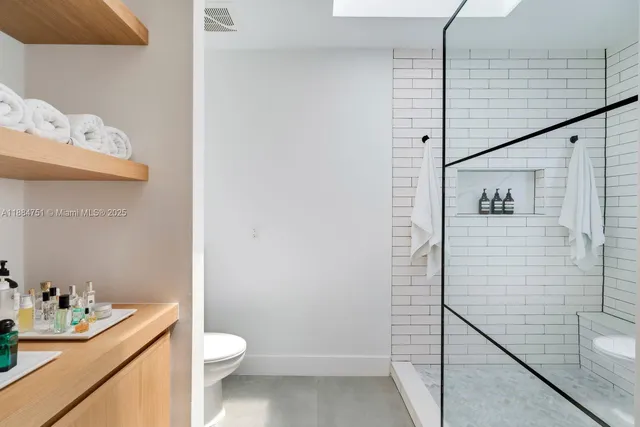 $3,890,000 | 6140 Southwest 121st Street, Pinecrest, FL 33156