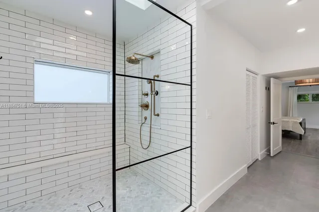 $3,890,000 | 6140 Southwest 121st Street, Pinecrest, FL 33156