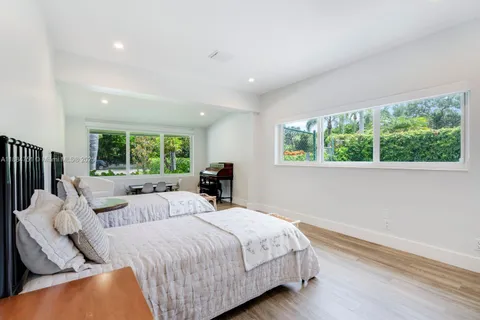 $3,890,000 | 6140 Southwest 121st Street, Pinecrest, FL 33156