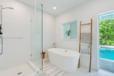 $3,890,000 | 6140 Southwest 121st Street, Pinecrest, FL 33156