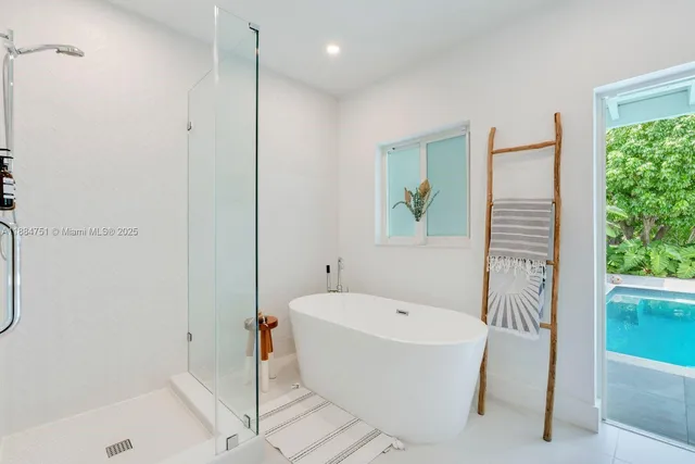 $3,890,000 | 6140 Southwest 121st Street, Pinecrest, FL 33156