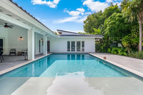 $3,890,000 | 6140 Southwest 121st Street, Pinecrest, FL 33156