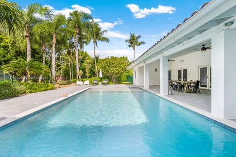 $3,890,000 | 6140 Southwest 121st Street, Pinecrest, FL 33156