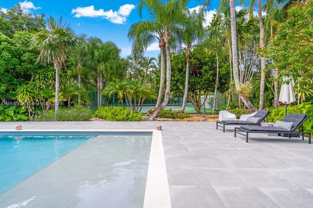 $3,890,000 | 6140 Southwest 121st Street, Pinecrest, FL 33156
