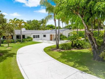 $3,890,000 | 6140 Southwest 121st Street, Pinecrest, FL 33156