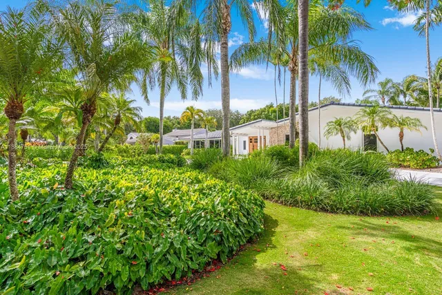 $3,890,000 | 6140 Southwest 121st Street, Pinecrest, FL 33156