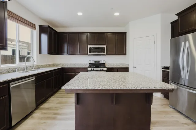 $549,000 | 941 Haycastle Court, Newman, CA 95360