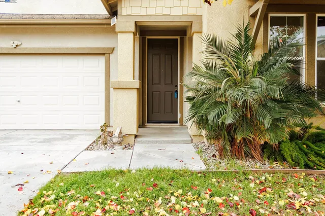 $549,000 | 941 Haycastle Court, Newman, CA 95360