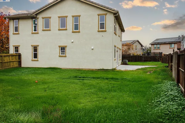 $549,000 | 941 Haycastle Court, Newman, CA 95360