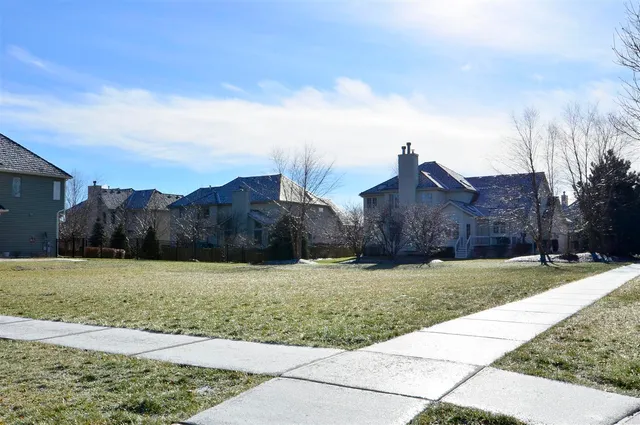 $100,000 | 1251 Lansbrook Drive, South Elgin, IL 60177