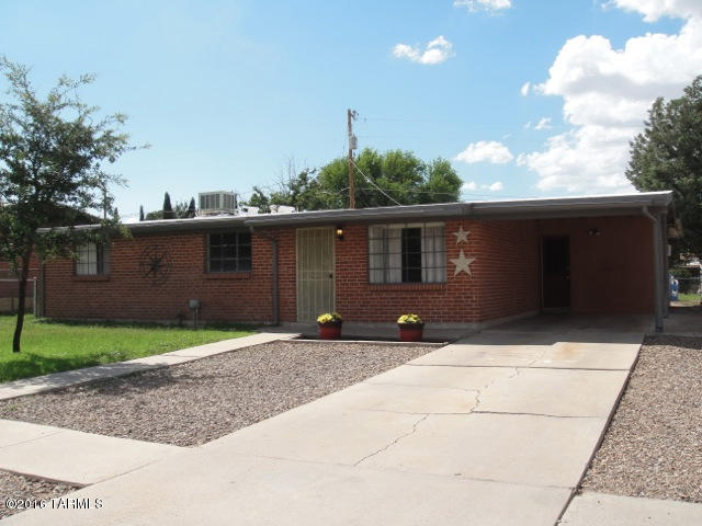 623 East Post Road Benson, AZ 85602 - Photo 3 of 48
