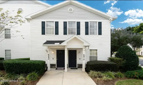 $155,000 | 575 Oakleaf Plantation Parkway, Unit 609, Orange Park, FL 32065