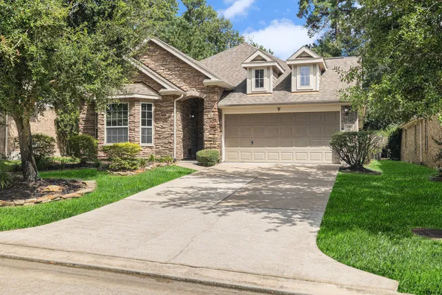 front view of house with a yard