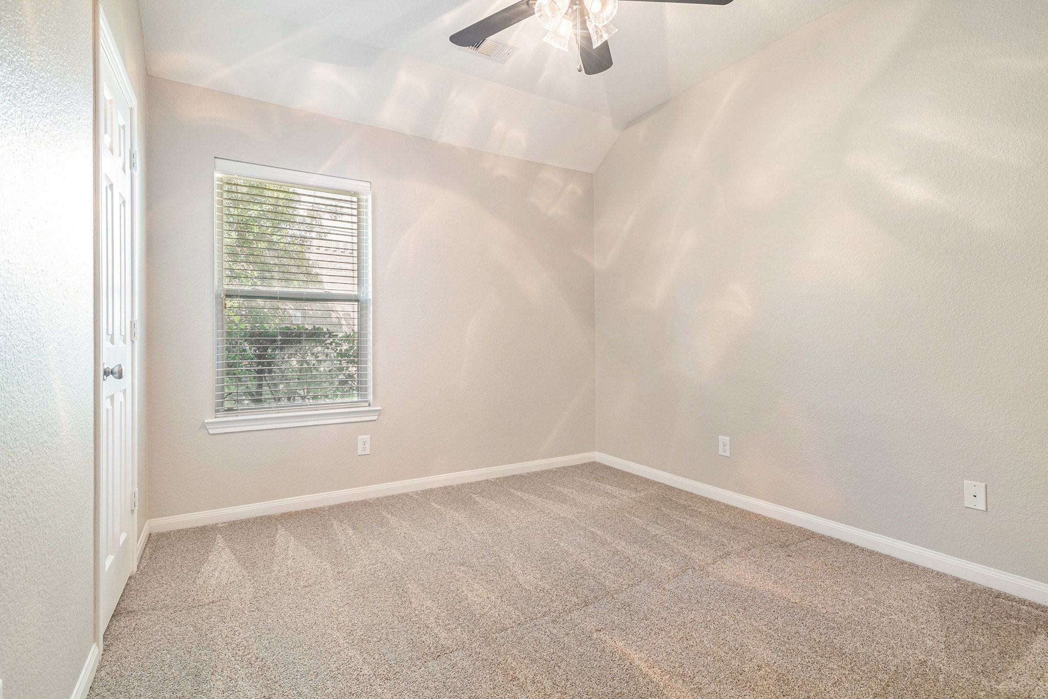 139 North Hawkhurst Circle Magnolia, TX 77354 - Photo 16 of 26 an empty room with a window