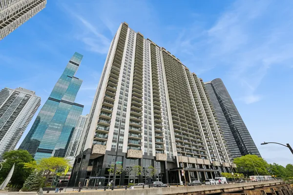 $430,000 | 400 East Randolph Street, Unit 1710, Chicago, IL 60601