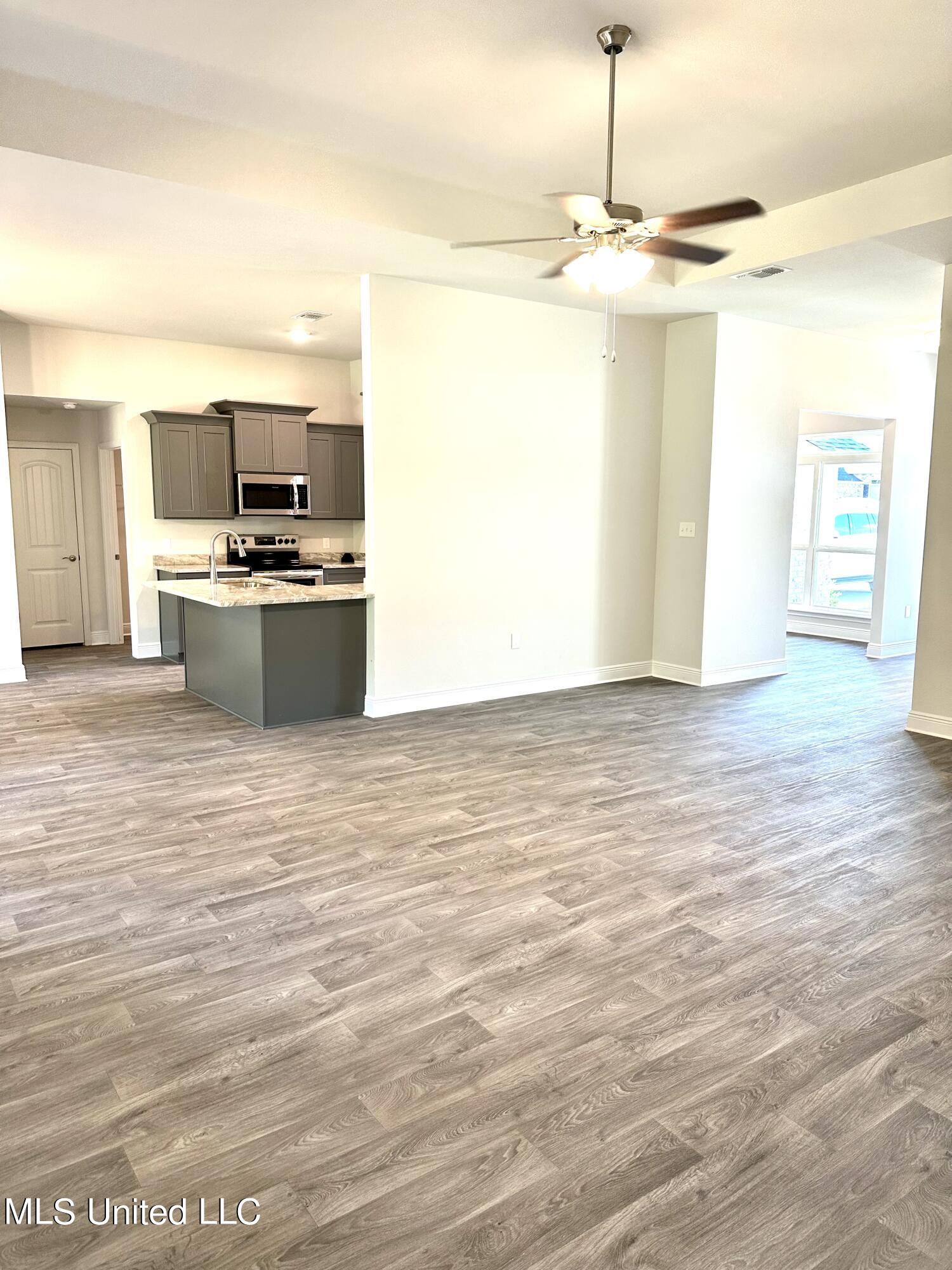 6211 Roxanne Way Biloxi, MS 39532 - Photo 18 of 62 IMG_0981