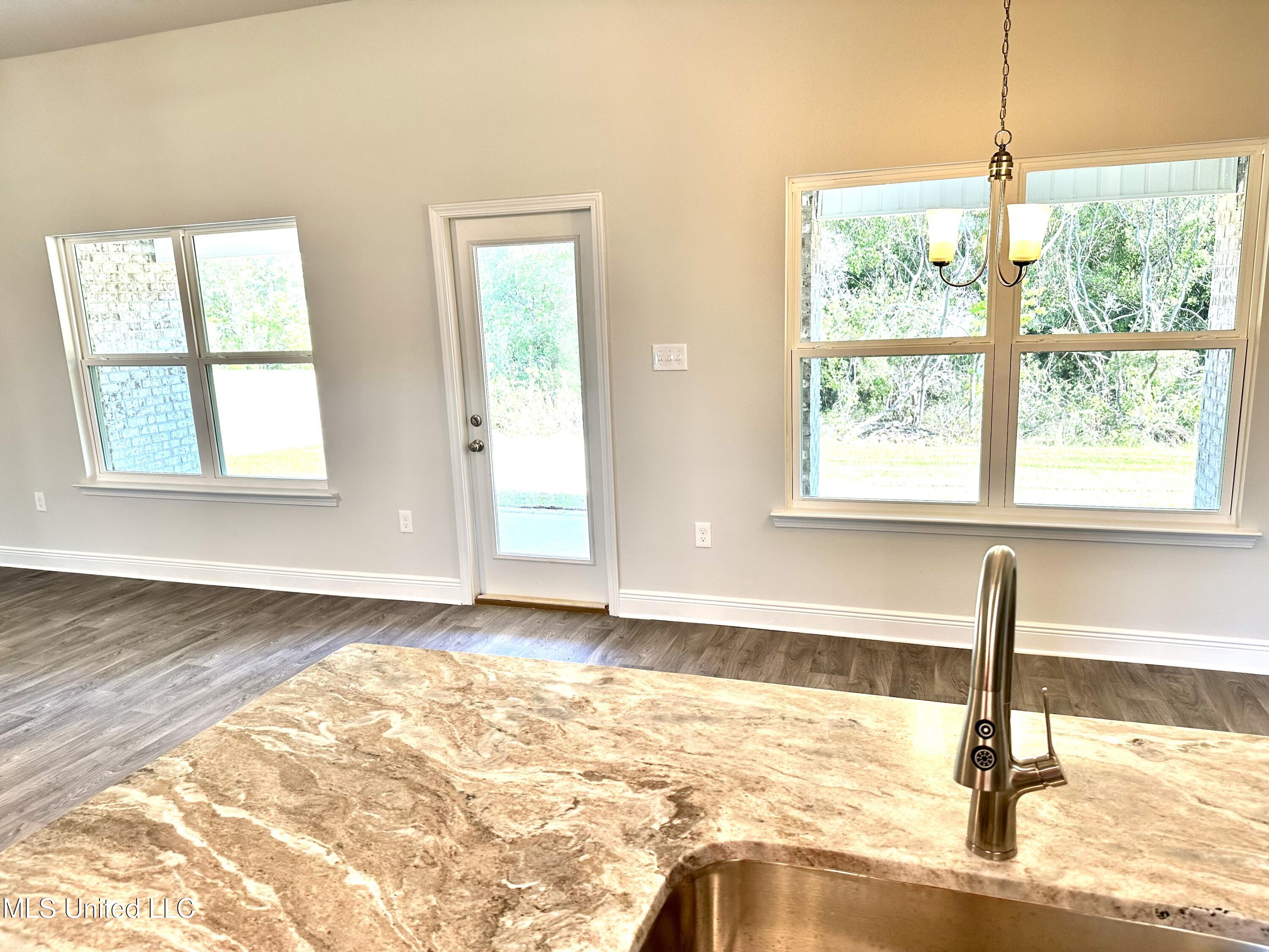 6211 Roxanne Way Biloxi, MS 39532 - Photo 26 of 62 IMG_0977