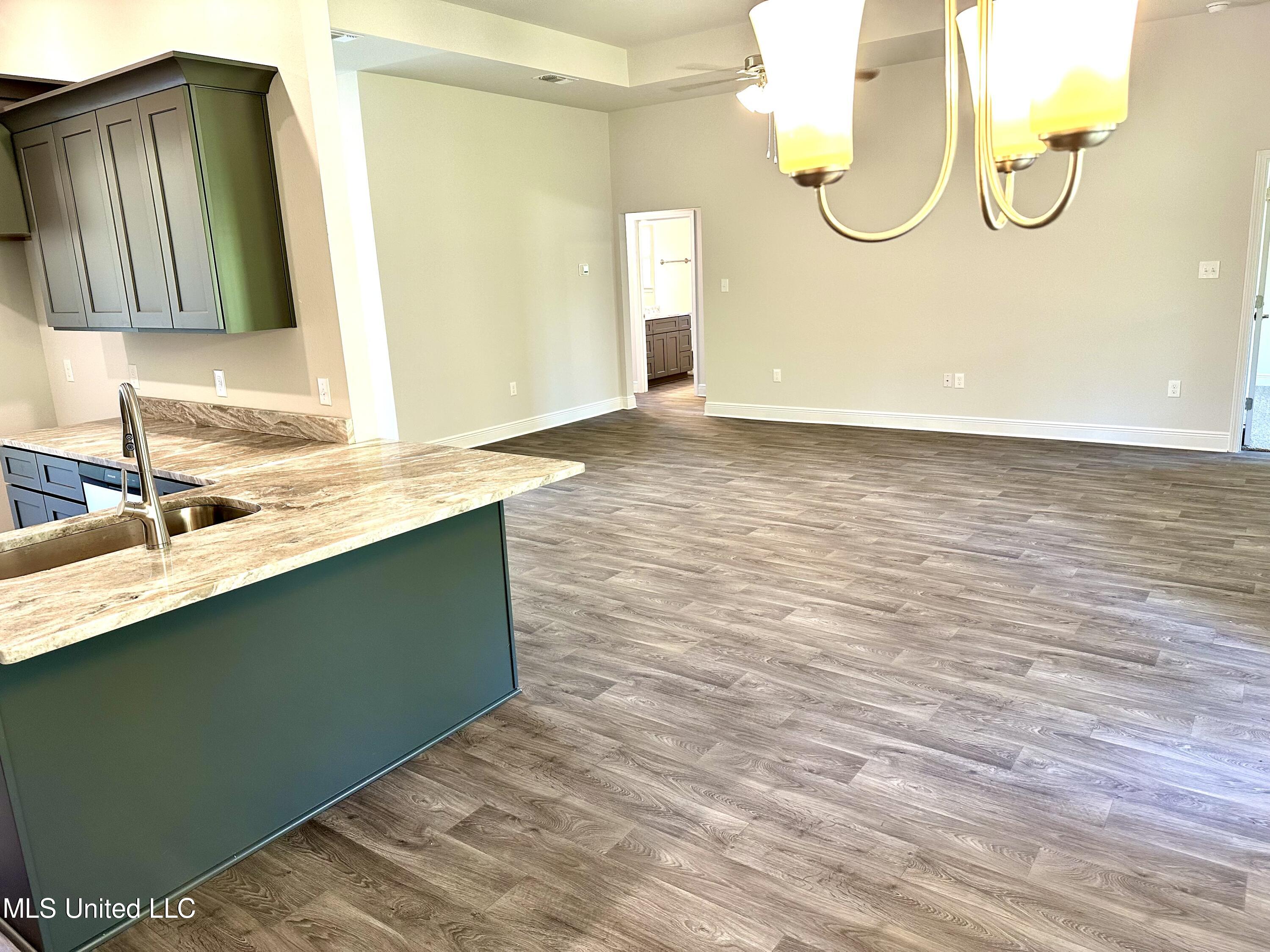 6211 Roxanne Way Biloxi, MS 39532 - Photo 27 of 62 IMG_0973