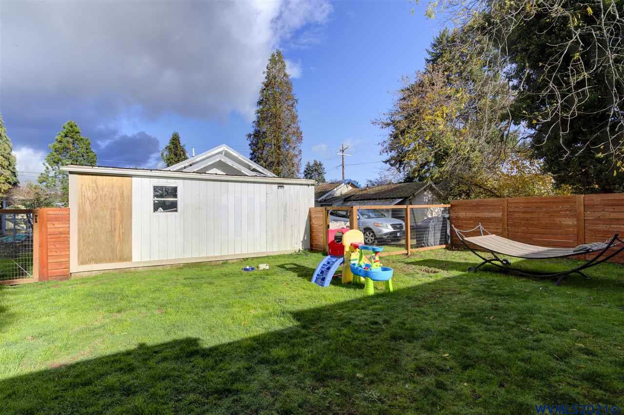 525 Southwest Cherry Street Dallas, OR 97338 - Photo 23 of 25