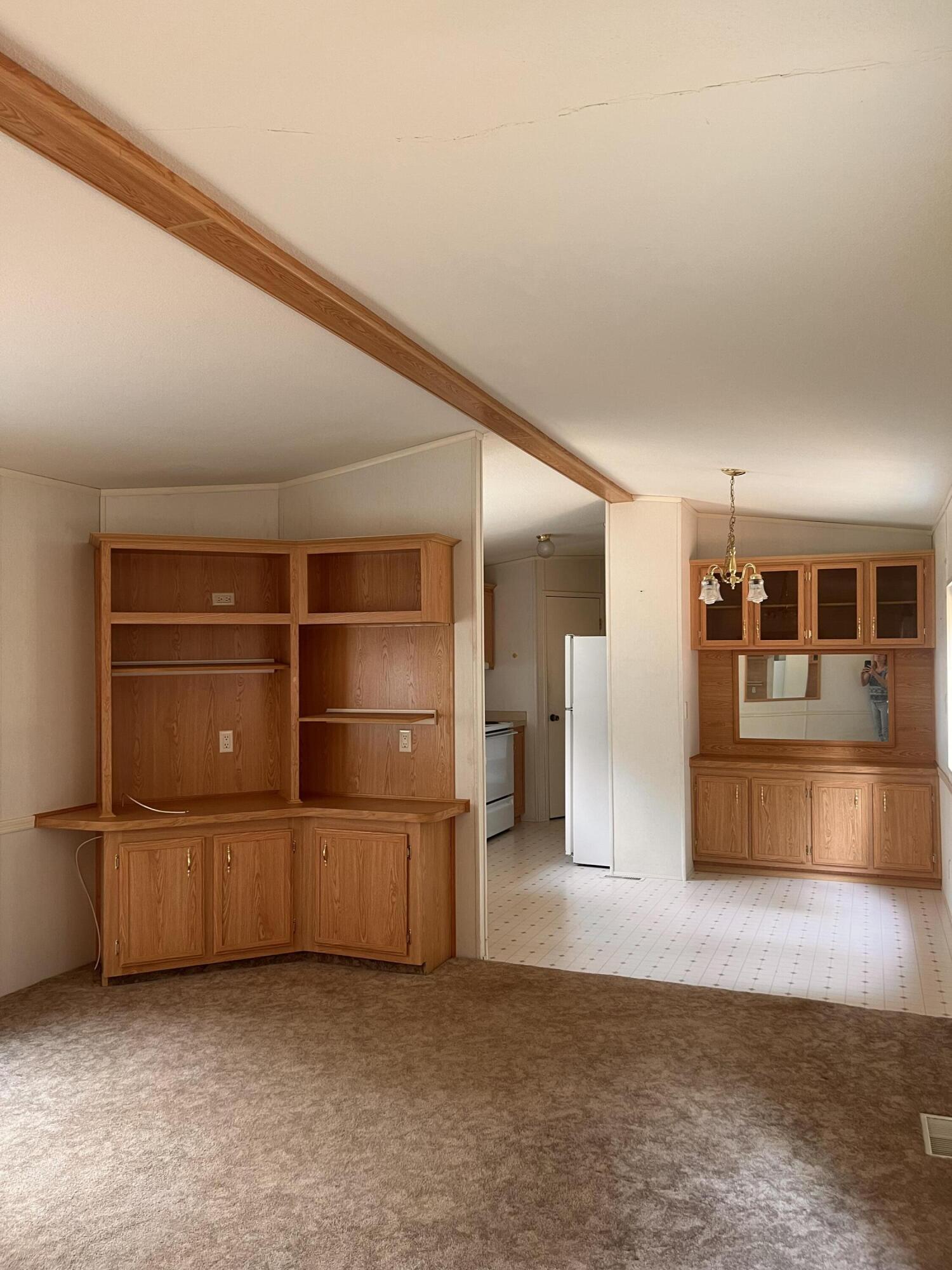 6226 Neill Road Grants Pass, OR 97527 - Photo 6 of 23 IMG_4936