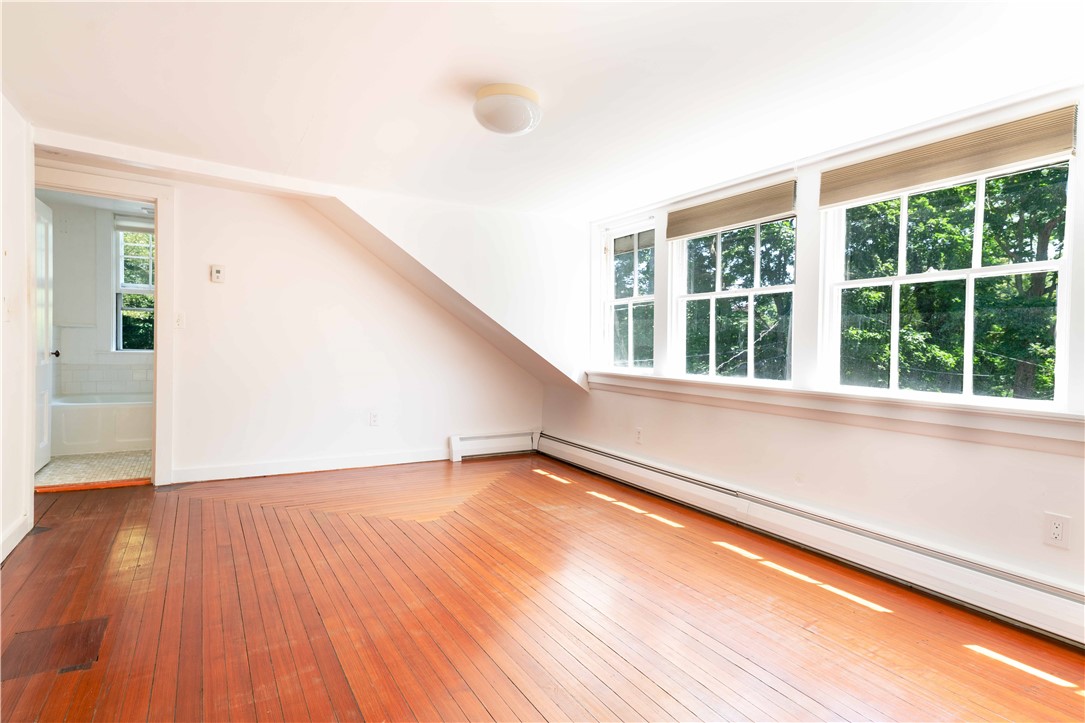 40 Catherine Street Newport, RI 02840 - Photo 14 of 24