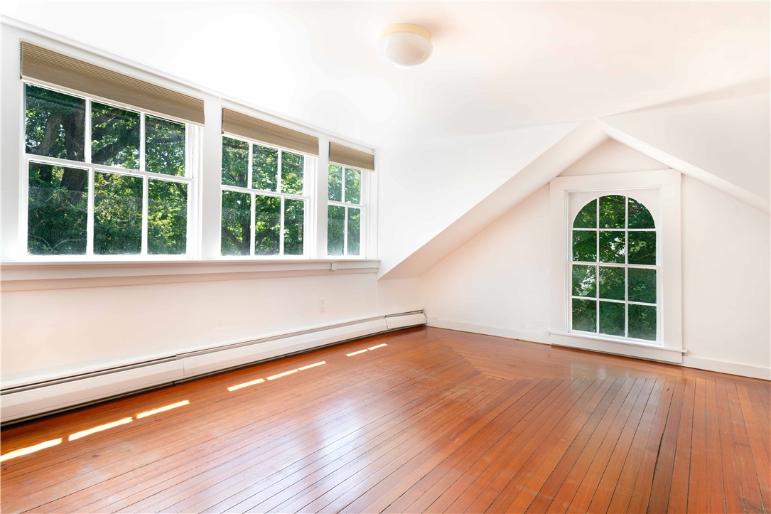 40 Catherine Street Newport, RI 02840 - Photo 16 of 24