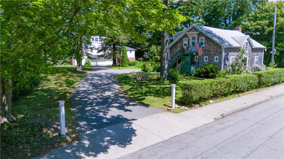40 Catherine Street Newport, RI 02840 - Photo 2 of 24