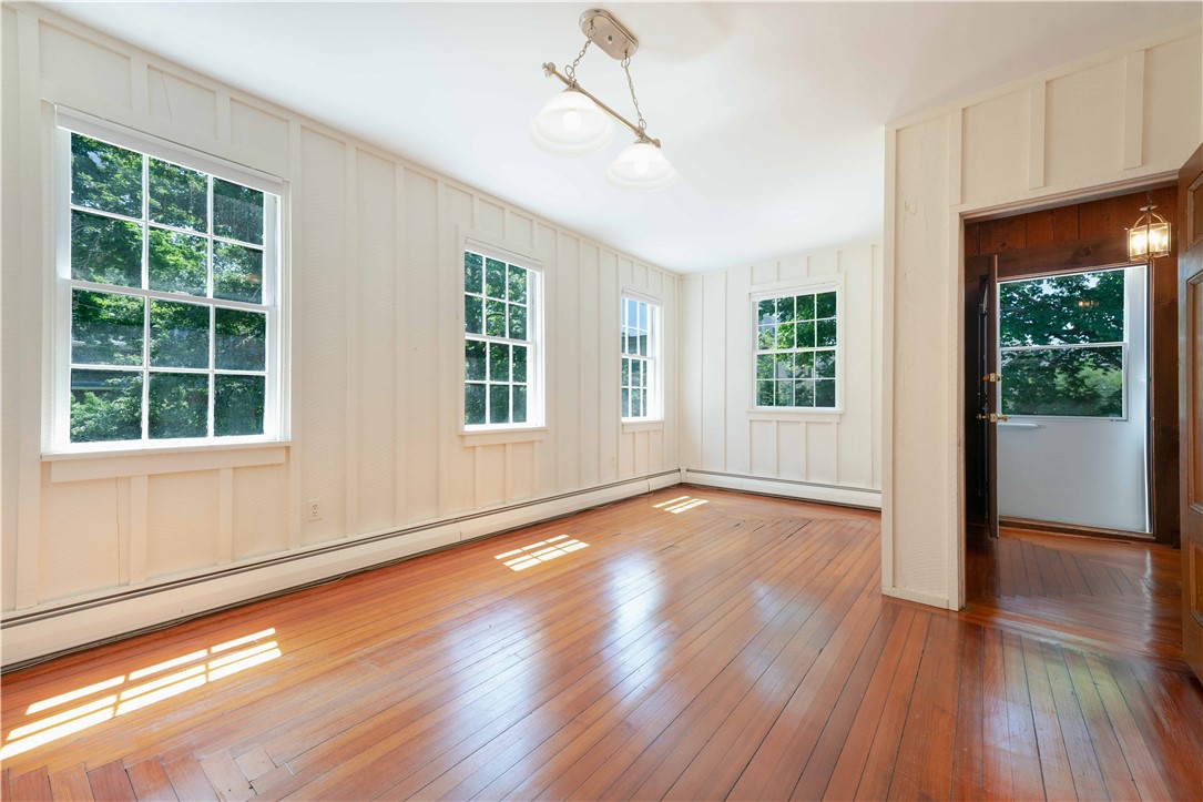 40 Catherine Street Newport, RI 02840 - Photo 10 of 24