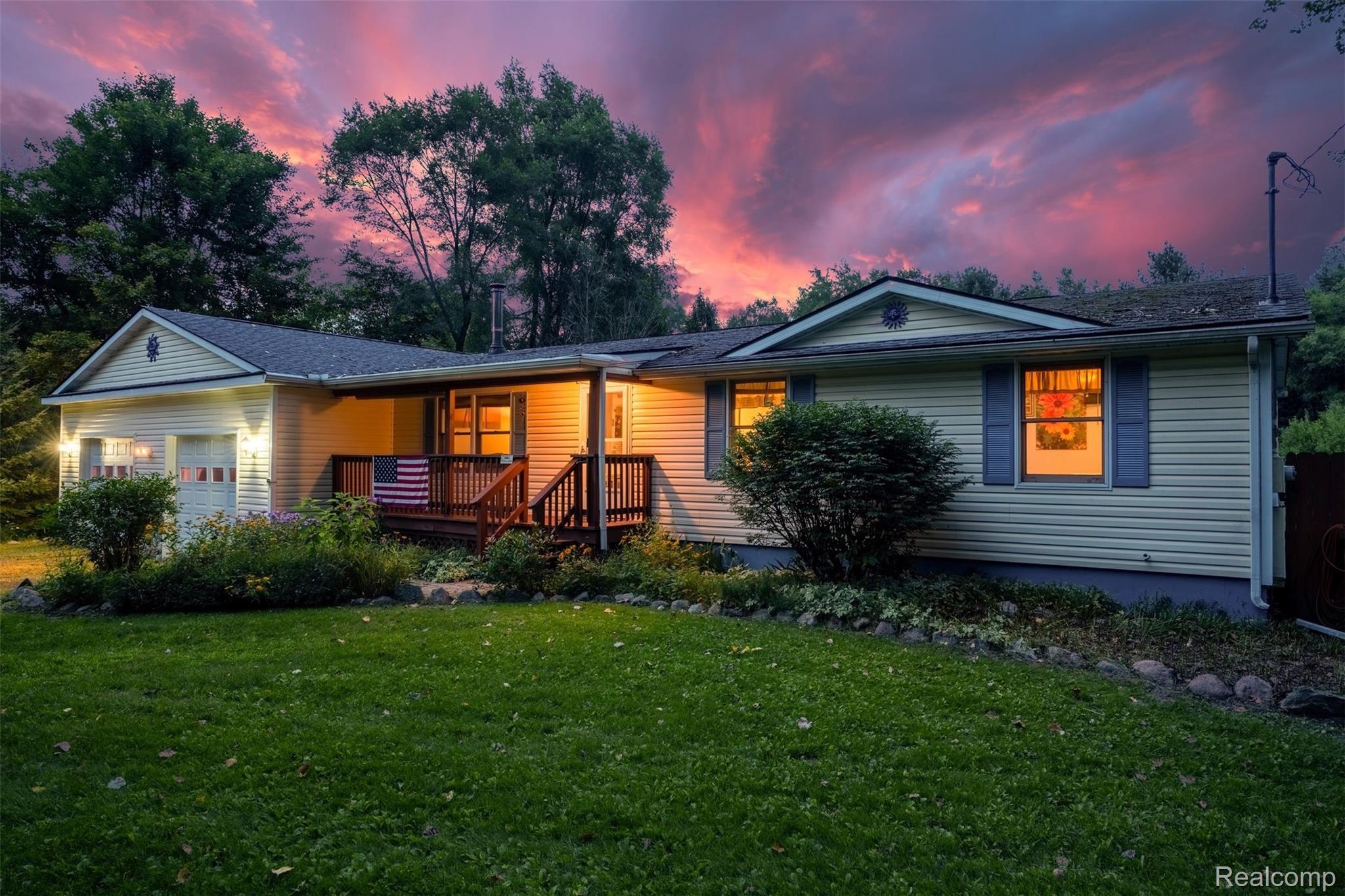 10292 Antcliff Road Fowlerville, MI 48836 - Photo 39 of 50 BEAUTIFUL COUNTRY DUSK SKY.....