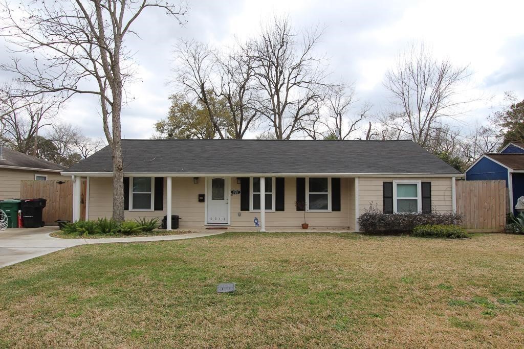 front view of house with a yard