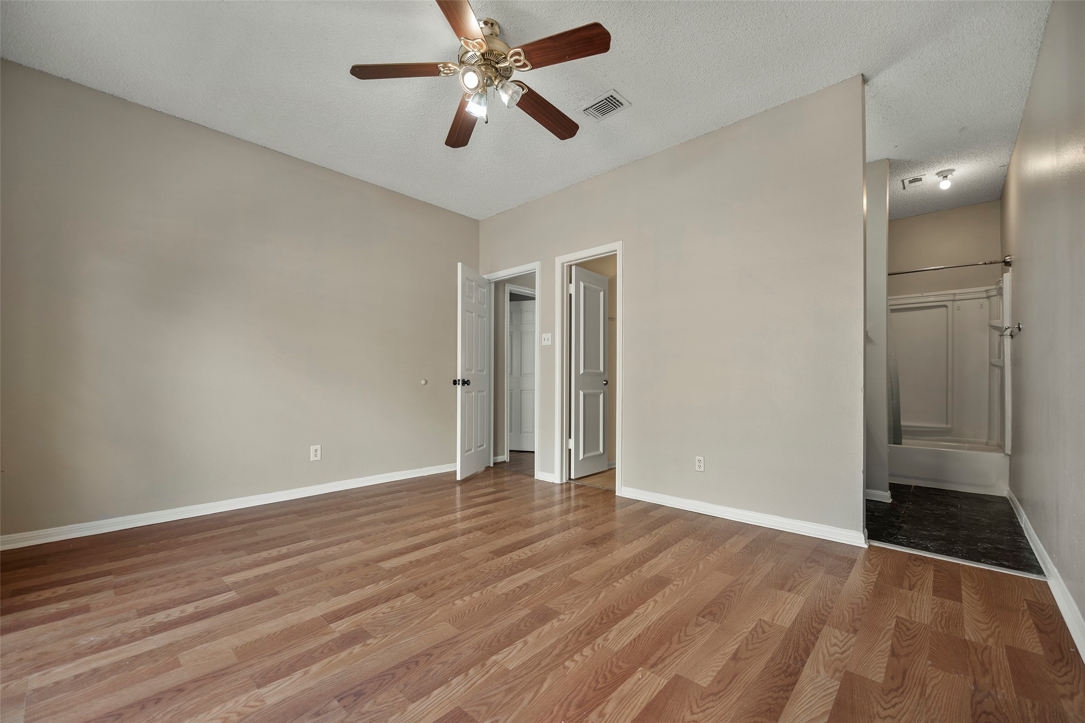 7120 Deer Creek Court Spring, TX 77379 - Photo 18 of 23 Principal bedroom